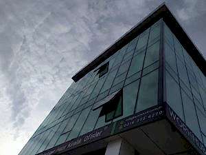 Dış cephe cam için temizliği yapılmış